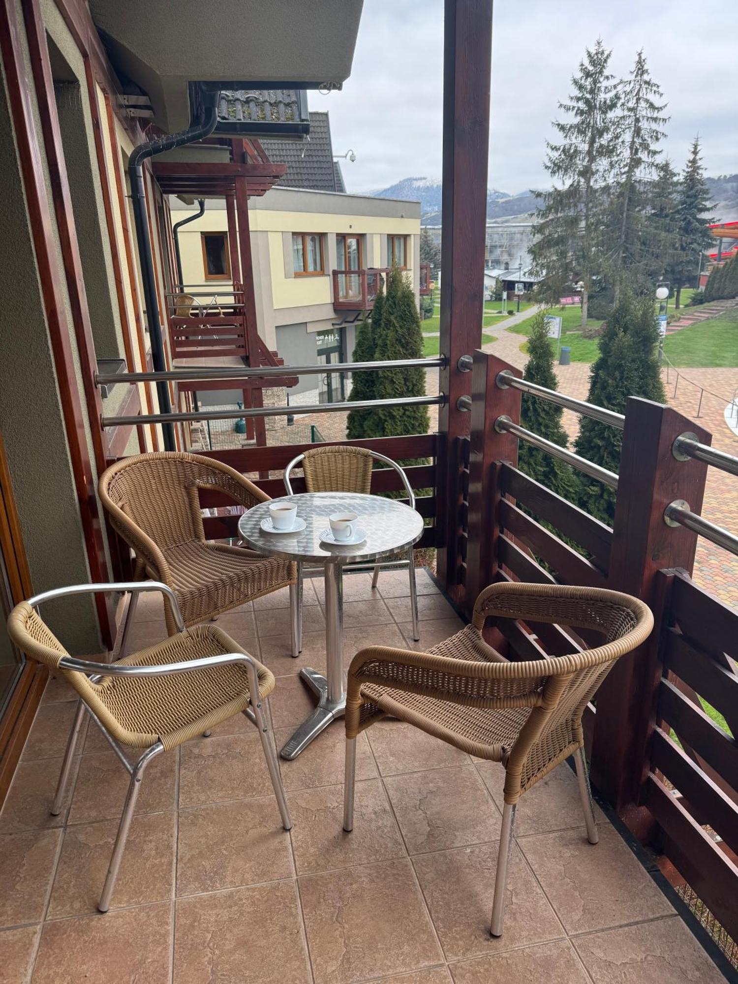 Apartman Paradise Bešeňová Exteriör bild