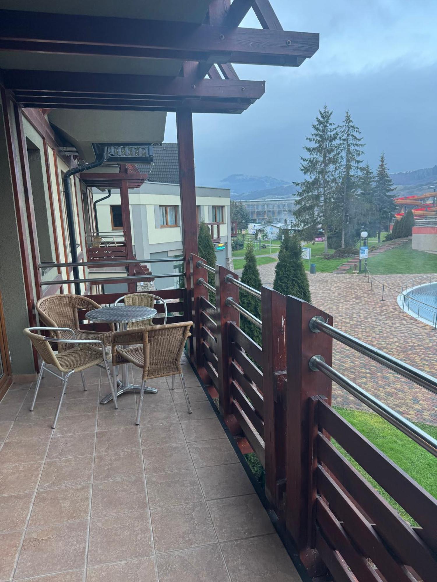 Apartman Paradise Bešeňová Exteriör bild